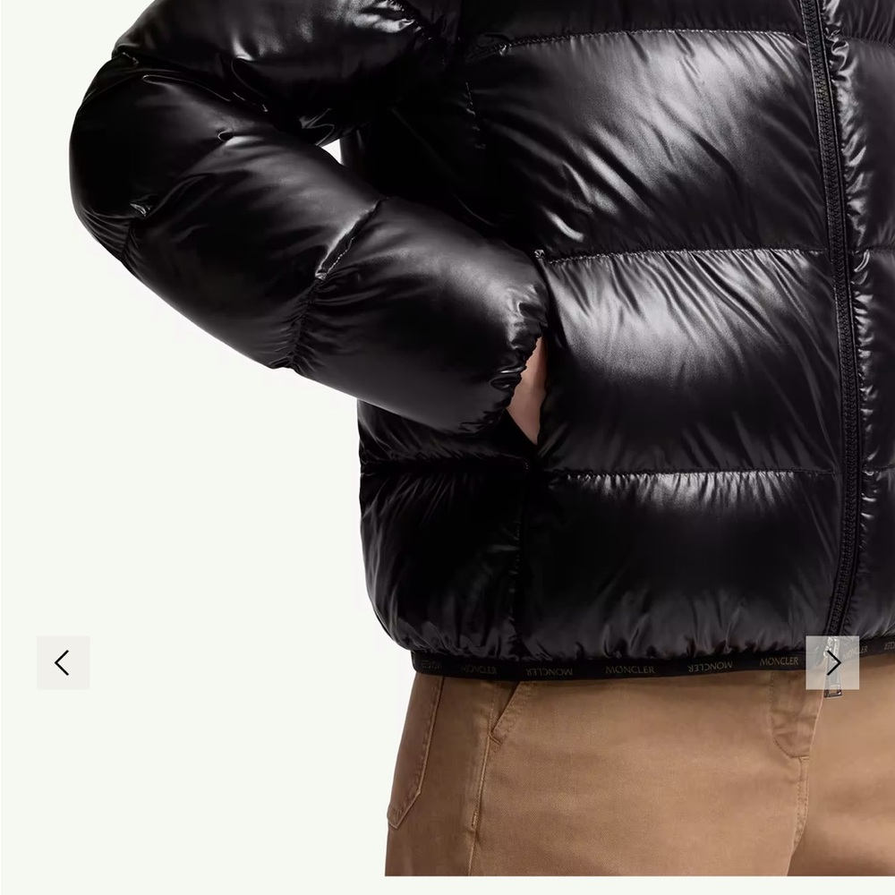 Moncler Abbadia Short Down Jacket - Picture 6 of 9